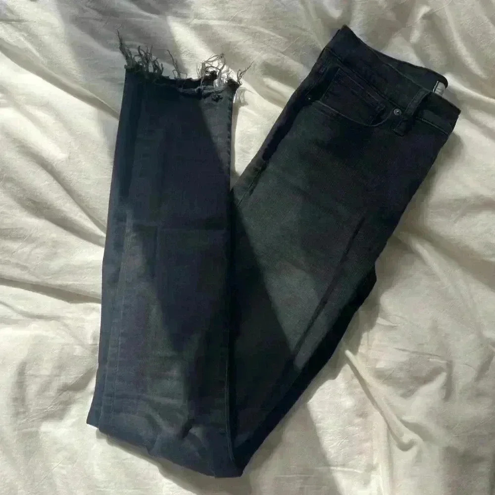 Madewell 9" High Rise Skinny Black Distressed Raw Hem Jeans - Picture 2 of 9